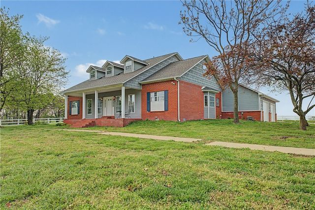 20703 Safari Road, Gentry, AR 72734