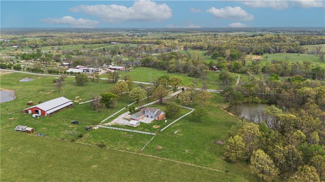20703 Safari Road, Gentry, AR 72734