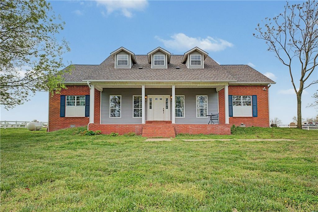 20703 Safari Road, Gentry, AR 72734