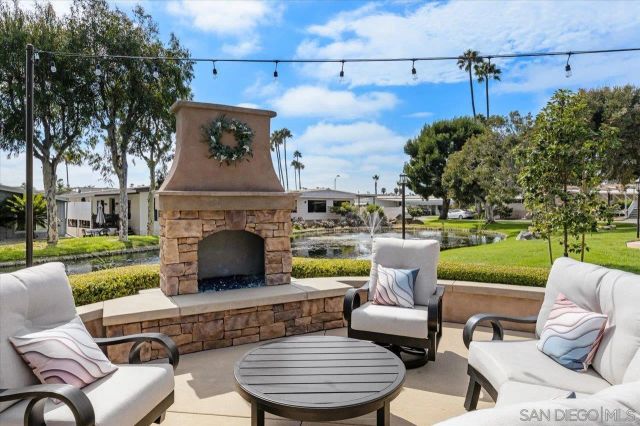7326 San Bartolo Street 220, Carlsbad, CA 92011