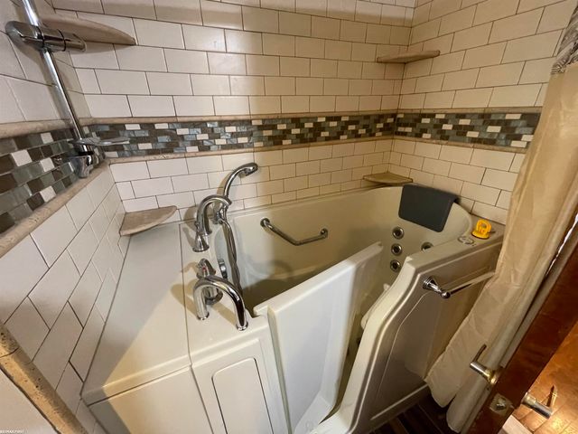 16666 Dort Street, Roseville, MI 48066