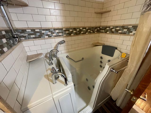 16666 Dort Street, Roseville, MI 48066