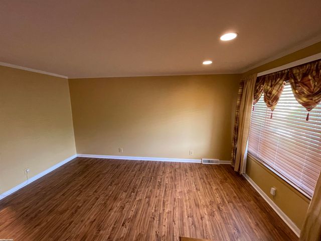 16666 Dort Street, Roseville, MI 48066