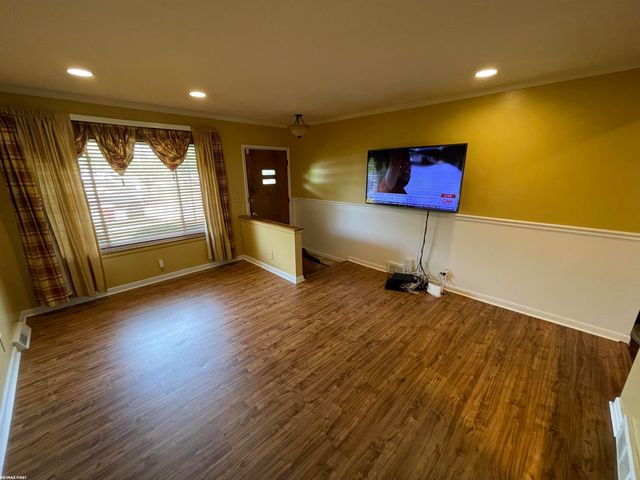 16666 Dort Street, Roseville, MI 48066