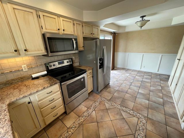 16666 Dort Street, Roseville, MI 48066