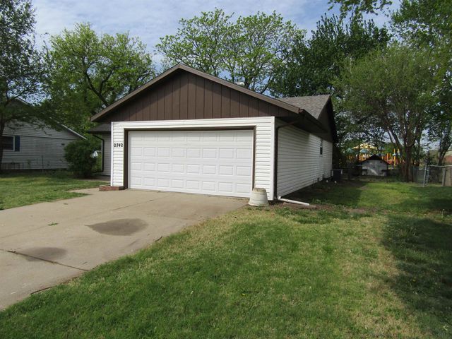 2742 Linda Ln., Salina, KS 67401
