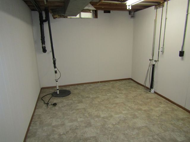 2742 Linda Ln., Salina, KS 67401