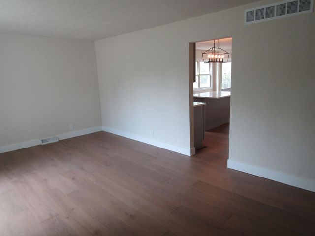 2742 Linda Ln., Salina, KS 67401