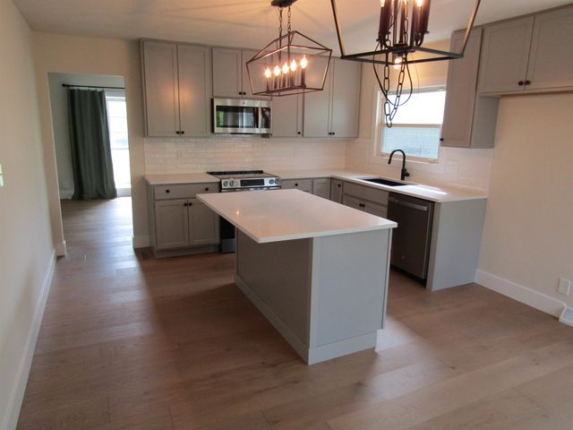 2742 Linda Ln., Salina, KS 67401
