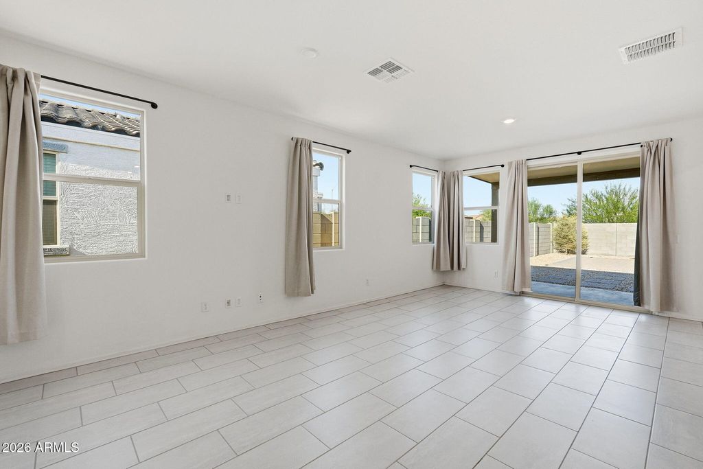 3807 S 83RD Drive, Tolleson, AZ 85353 — photo 4