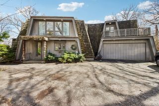 26155 W Laurel Avenue, Wauconda, IL 60084