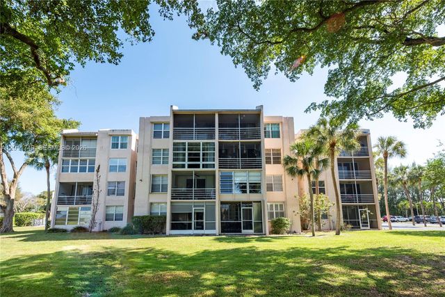 9491 Evergreen Pl 302, Davie, FL 33324