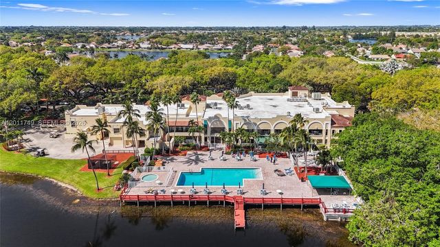9491 Evergreen Pl 302, Davie, FL 33324
