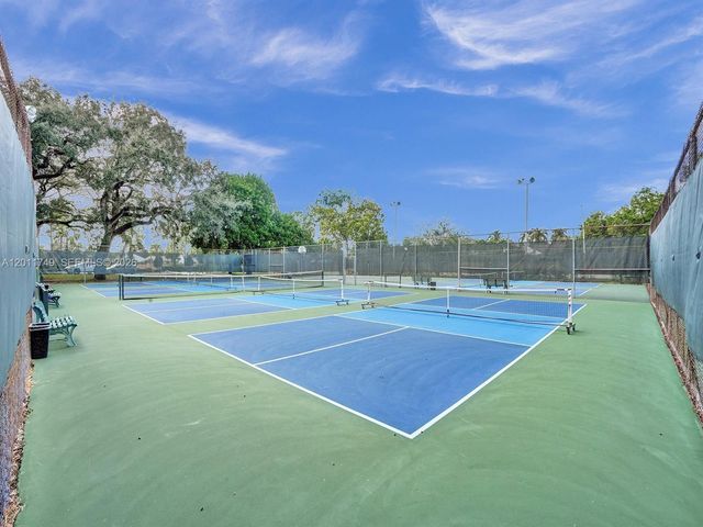 9491 Evergreen Pl 302, Davie, FL 33324