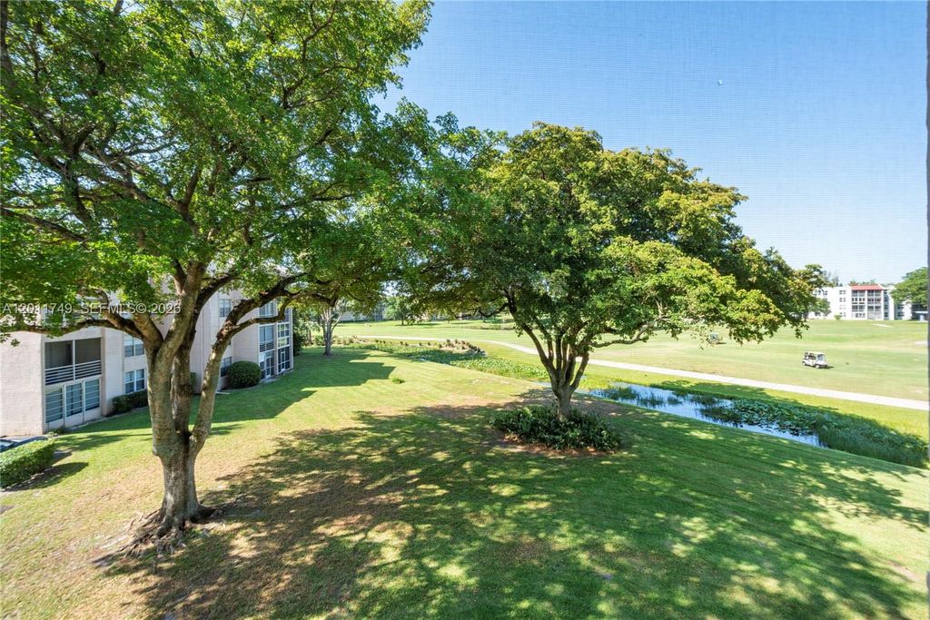 9491 Evergreen Pl 302, Davie, FL 33324