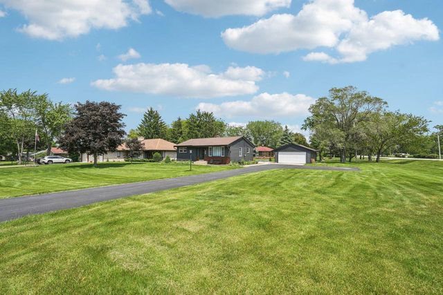 8268 S 34th STREET, Franklin, WI 53132