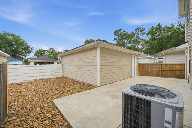26872 Wellington Court, Kingwood, TX 77339
