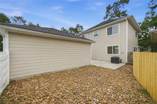 26872 Wellington Court, Kingwood, TX 77339