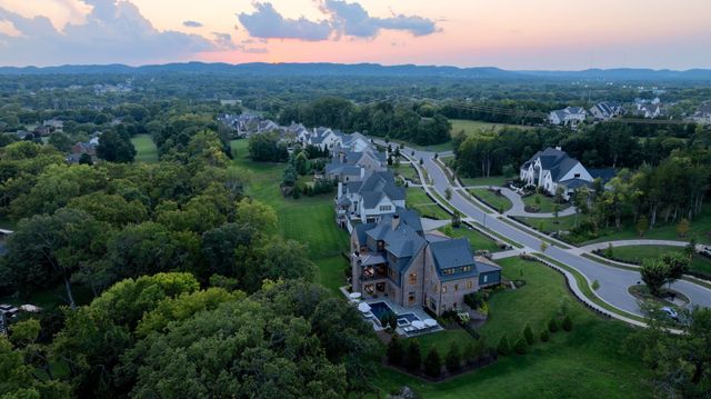 9289 Fordham Dr, Brentwood, TN 37027