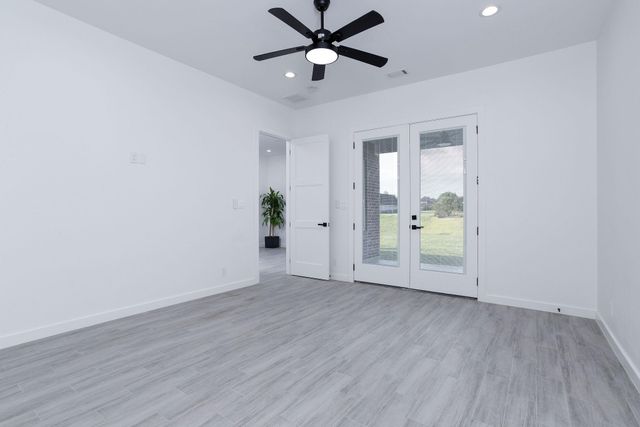 18863 Serene Water Drive, Montgomery, TX 77356