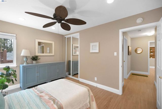 22643 Valley View Dr, Hayward, CA 94541