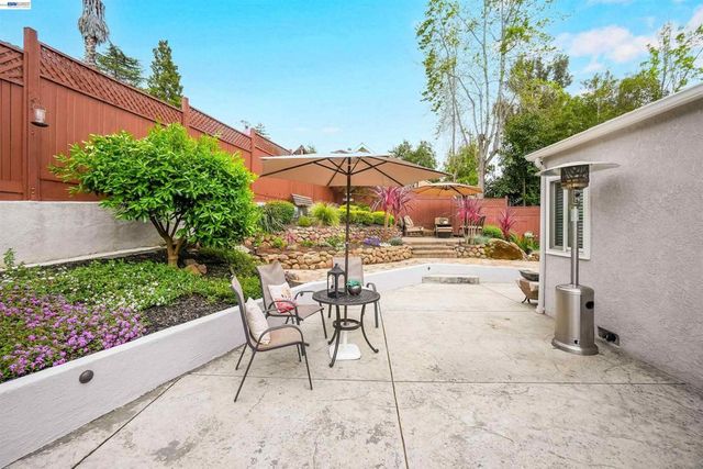 22643 Valley View Dr, Hayward, CA 94541