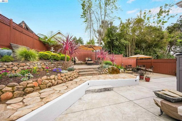 22643 Valley View Dr, Hayward, CA 94541