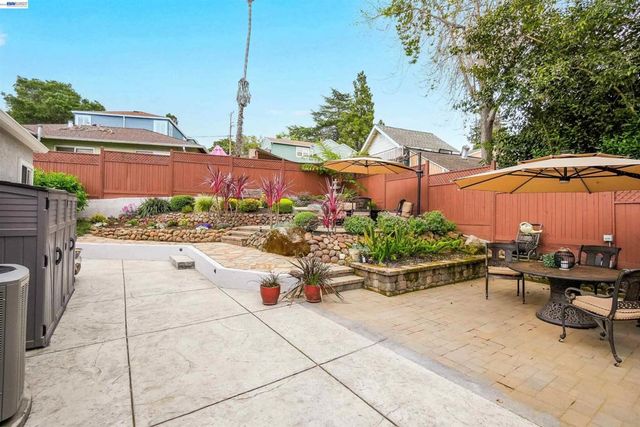 22643 Valley View Dr, Hayward, CA 94541