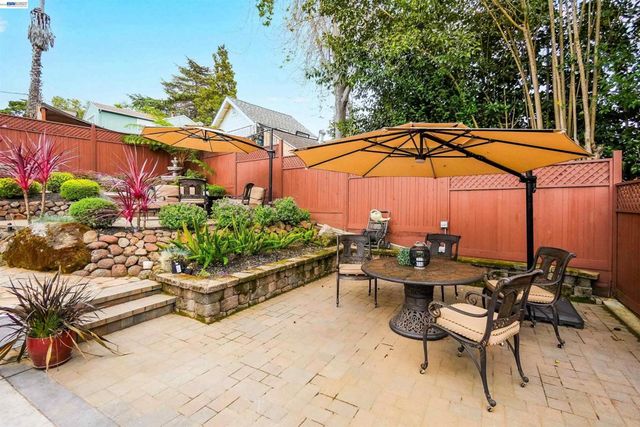 22643 Valley View Dr, Hayward, CA 94541