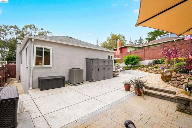 22643 Valley View Dr, Hayward, CA 94541