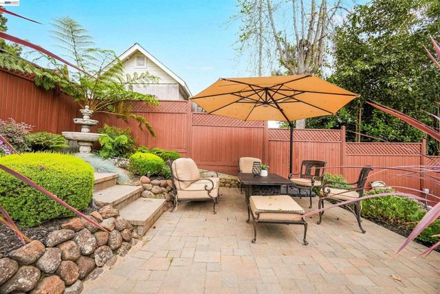 22643 Valley View Dr, Hayward, CA 94541