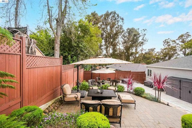 22643 Valley View Dr, Hayward, CA 94541