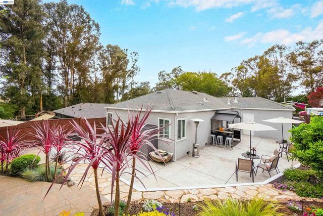 22643 Valley View Dr, Hayward, CA 94541