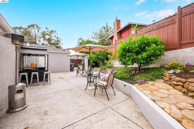 22643 Valley View Dr, Hayward, CA 94541