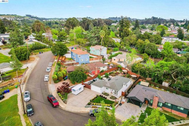 22643 Valley View Dr, Hayward, CA 94541