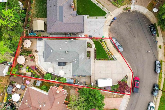 22643 Valley View Dr, Hayward, CA 94541