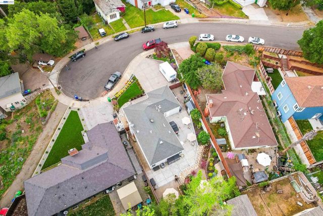 22643 Valley View Dr, Hayward, CA 94541