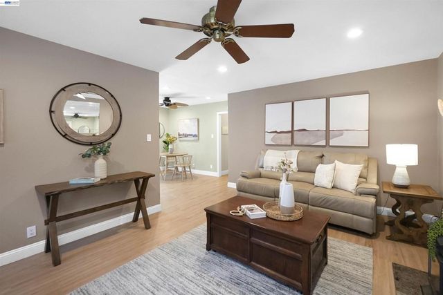 22643 Valley View Dr, Hayward, CA 94541