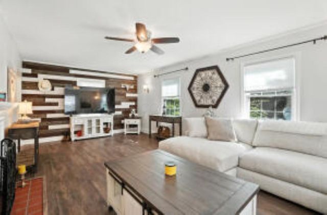 607 N Tanglewood Drive, Springfield, OH 45504