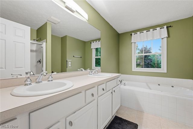 17877 Princeton Circle, Strongsville, OH 44149