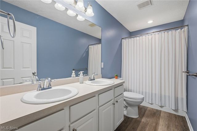17877 Princeton Circle, Strongsville, OH 44149
