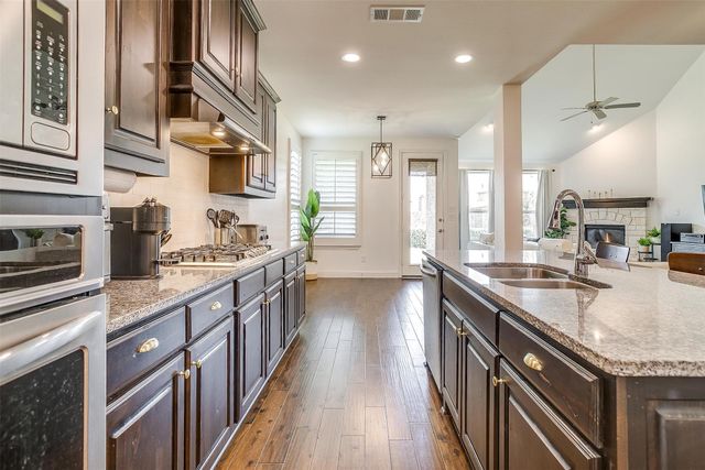 1018 Hoxton Lane, Forney, TX 75126