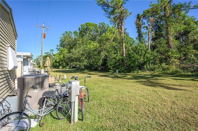 271 Caravan CIR, North Fort Myers, FL 33903