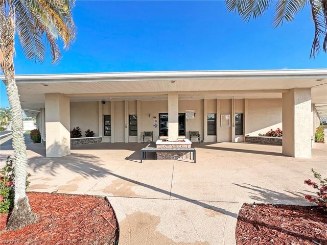 271 Caravan CIR, North Fort Myers, FL 33903