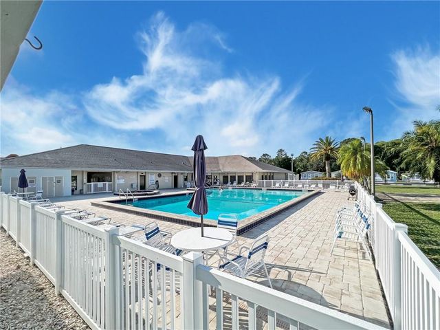 271 Caravan CIR, North Fort Myers, FL 33903
