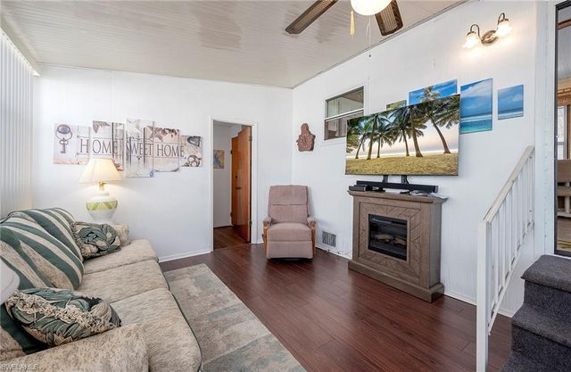 271 Caravan CIR, North Fort Myers, FL 33903