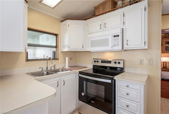 271 Caravan CIR, North Fort Myers, FL 33903