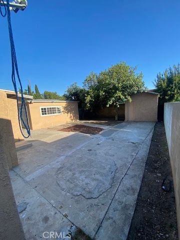 1206 W Mcfadden Avenue, Santa Ana, CA 92707