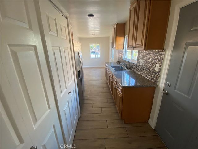 1206 W Mcfadden Avenue, Santa Ana, CA 92707