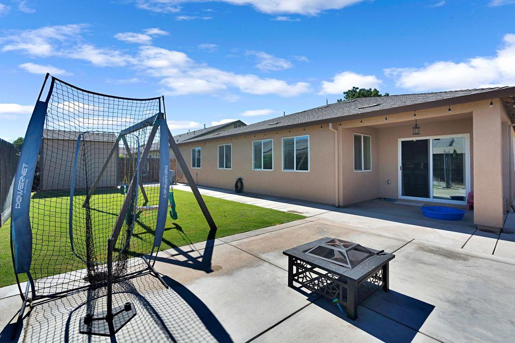 Image 30 of property listing at 5585 E Laurite Avenue, Fresno, CA 93727